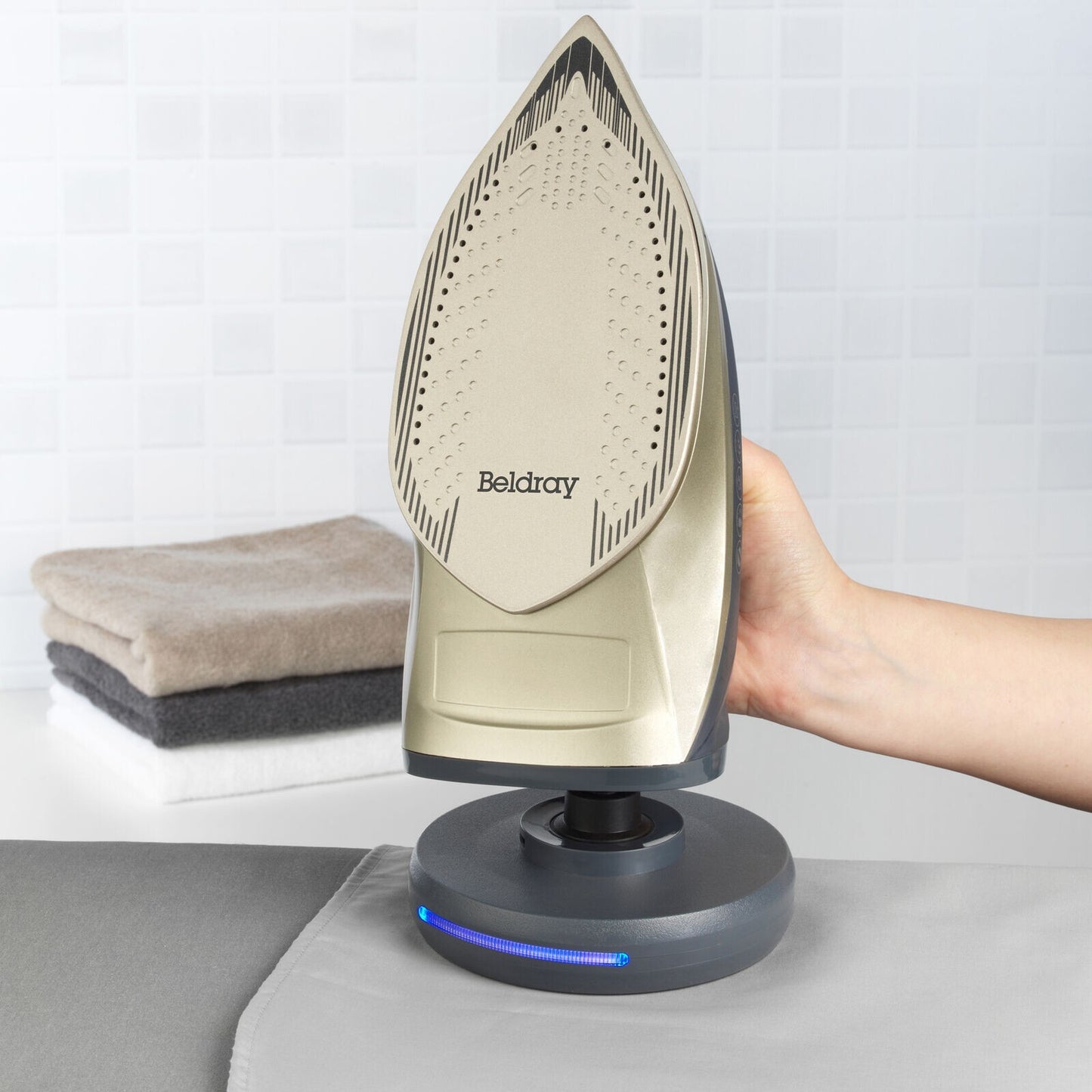 Beldray Cordless Steam Iron 2-In-1 Ceramic Soleplate 230Ml 2600W Titanium